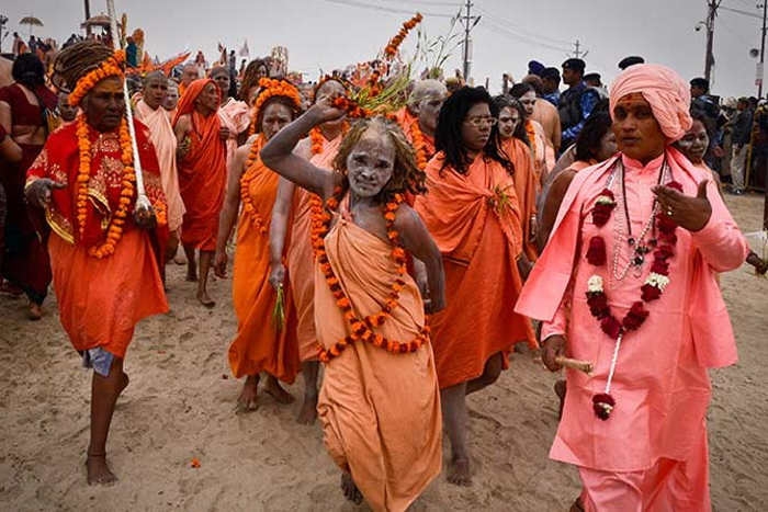 महिला नागा साधुओं से जुड़ी ये रोचक बातें महिला नागा साधुओं से जुड़ी ये रोचक बातें