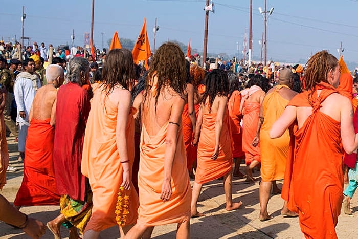 महिला नागा साधुओं से जुड़ी ये रोचक बातें महिला नागा साधुओं से जुड़ी ये रोचक बातें