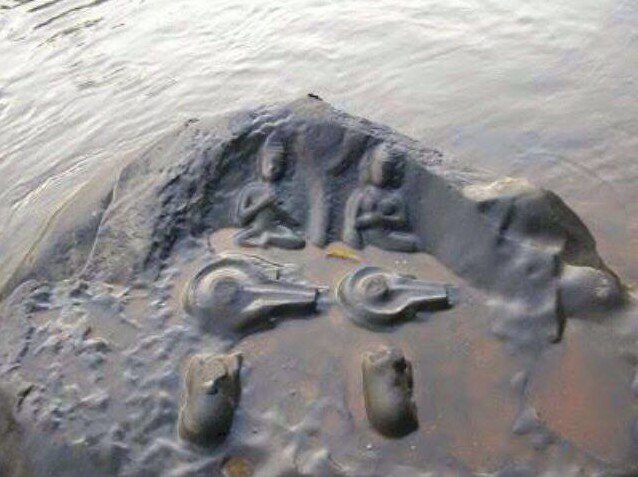 नदी में बसे सहस्त्रलिंगो का रहस्य नदी में बसे सहस्त्रलिंगो का रहस्य