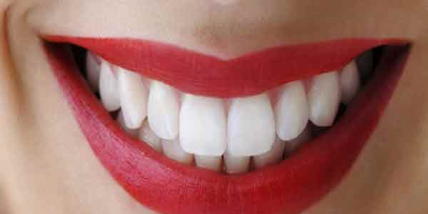 पायरिया के लक्षण और कारण पायरिया के लक्षण और कारण