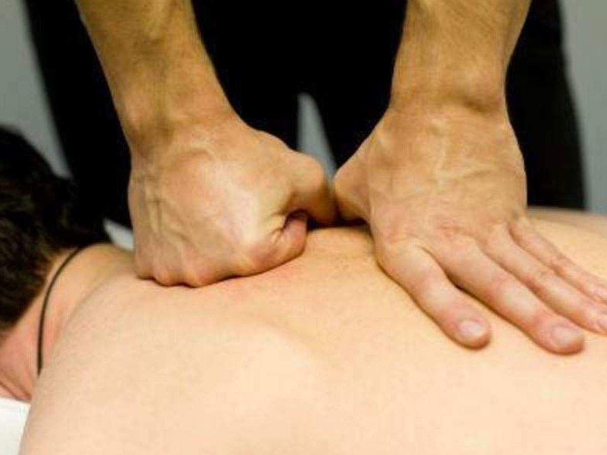धातु रोग के लिए घरेलू नुस्खा है मालिश कराना धातु रोग के लिए घरेलू नुस्खा है मालिश कराना