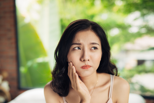 मसूड़ों के दर्द से आराम पाने के लिए अपनाएं ये घरेलू उपाय मसूड़ों के दर्द से आराम पाने के लिए अपनाएं ये घरेलू उपाय