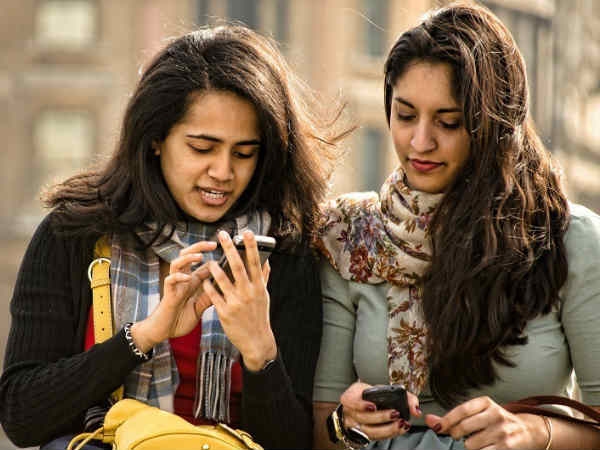 आप किसी का भी फ़ोन नंबर सर्च कर सकते हैं। आप किसी का भी फ़ोन नंबर सर्च कर सकते हैं।