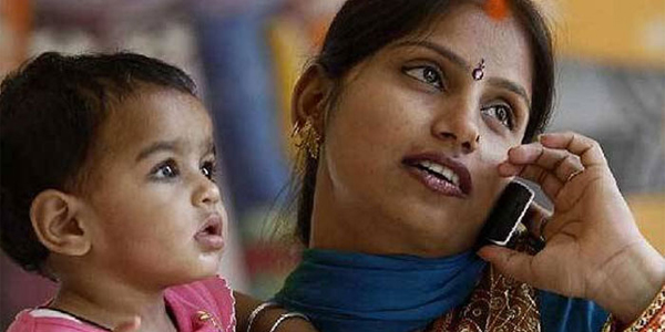 मोबाइल यूजर्स के लिए खुशखबरी, कॉल दरें जल्द हो सकती हैं कम मोबाइल यूजर्स के लिए खुशखबरी, कॉल दरें जल्द हो सकती हैं कम
